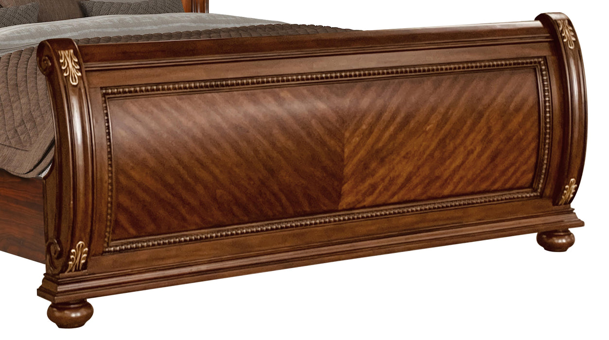 Viviana Traditional Style Queen Bed in Caramel finish Wood