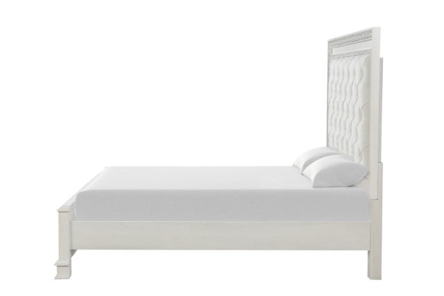 Stella Mia 4 Pc 5 Pc Queen Bedroom Set White & White