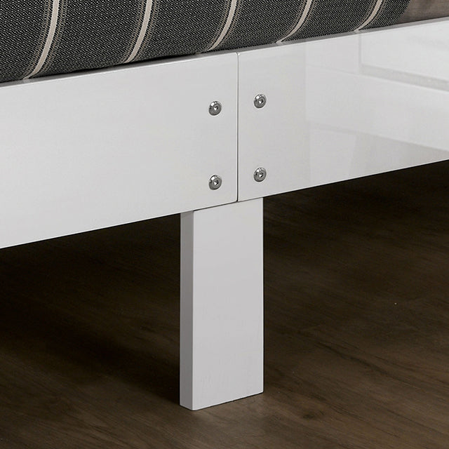 Magdeburg Bed Black & White