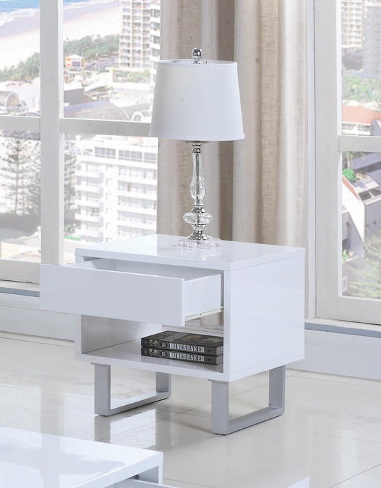 G705698 Contemporary Glossy White End Table image