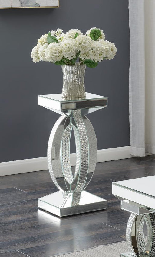 G722517 Contemporary Silver Mirrored Side Table image