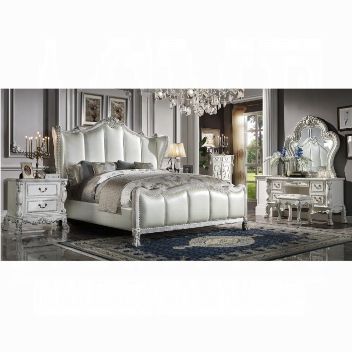 bd01679_life.jpg Dresden II Vanity Stool